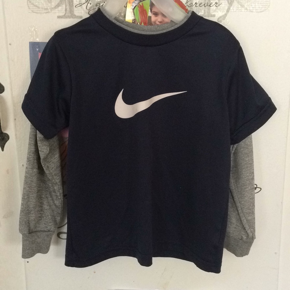 Boys size 4 dry fit Nike shirt